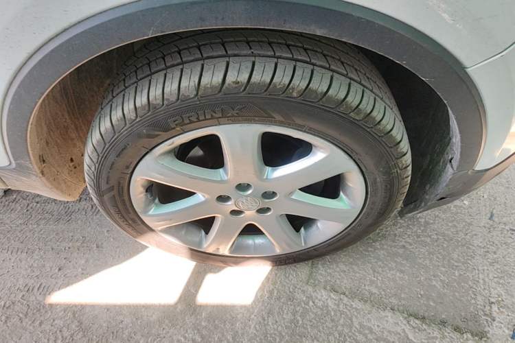 Used Buick Encore 2013 1.4T Automatic Two-Wheel Drive Elite Model Right Front Wheel Hub