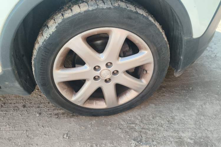Used Buick Encore 2013 1.4T Automatic Two-Wheel Drive Elite Model Right Front Wheel Hub