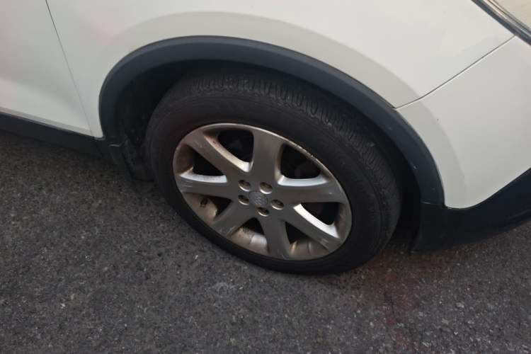 Used Buick Encore 2013 1.4T Automatic Two-Wheel Drive Elite Model Right Front Wheel Hub