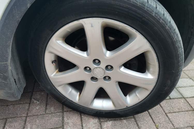 Used Buick Encore 2013 1.4T Manual Two-Wheel Drive Entry Model Right Front Wheel Hub