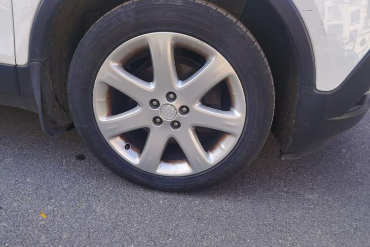 Used Buick Encore 2013 1.4T Automatic Two-Wheel Drive Leading Model Right Front Wheel Hub
