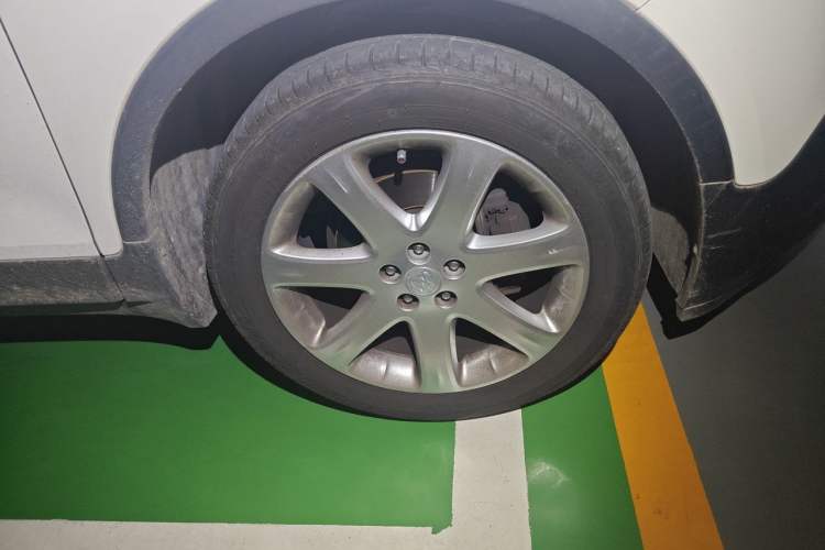 Used Buick Encore 2013 1.4T Manual Two-Wheel Drive Entry Model Right Front Wheel Hub