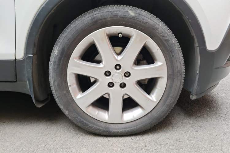 Used Buick Encore 2013 1.4T Automatic Two-Wheel Drive Leading Model Right Front Wheel Hub