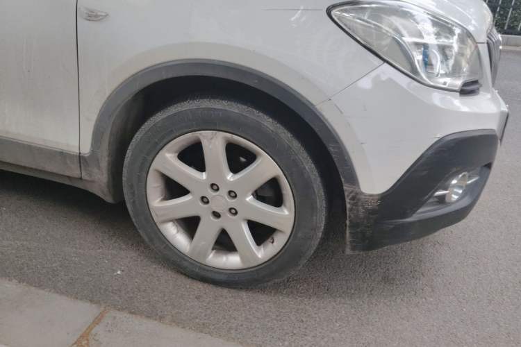 Used Buick Encore 2013 1.4T Automatic Two-Wheel Drive Leading Model Right Front Wheel Hub
