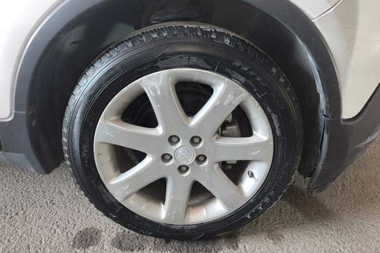 Used Buick Encore 2013 1.4T Automatic Two-Wheel Drive Leading Model Right Front Wheel Hub
