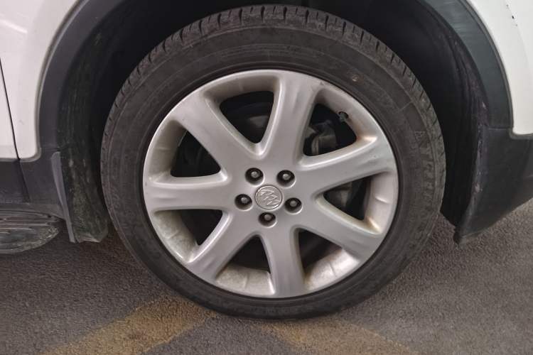 Used Buick Encore 2013 1.4T Automatic Two-Wheel Drive Elite Model Right Front Wheel Hub
