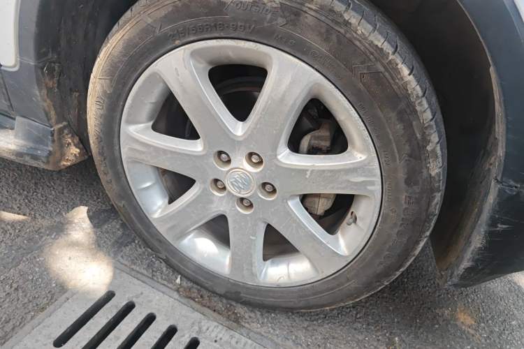 Used Buick Encore 2013 1.4T Manual Two-Wheel Drive Entry Model Right Front Wheel Hub
