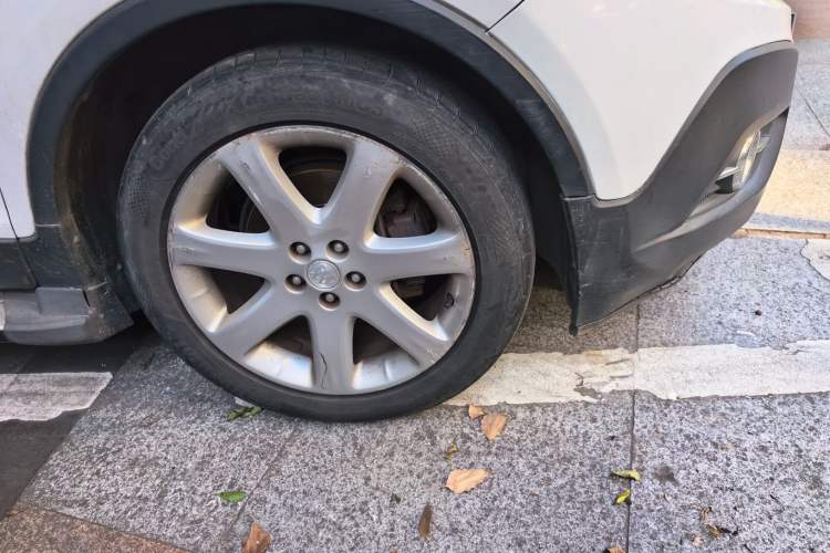Used Buick Encore 2013 1.4T Automatic All-Wheel Drive Flagship Edition Right Front Wheel Hub