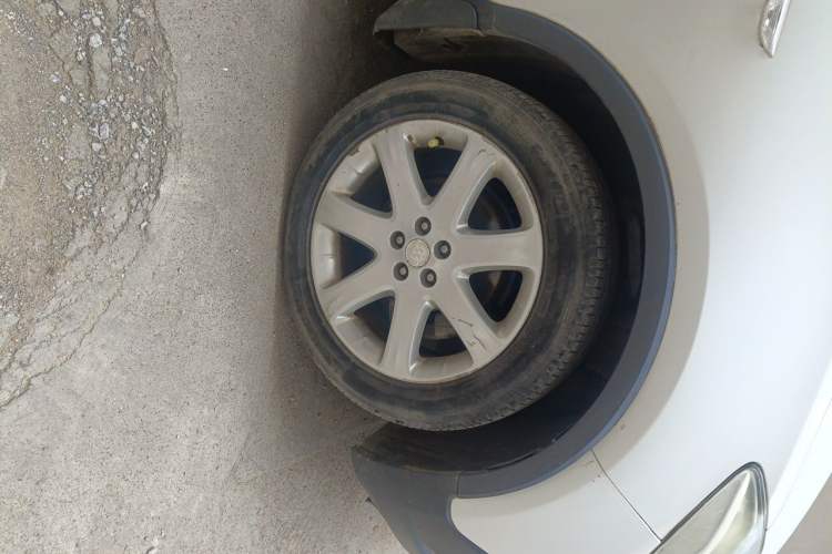 Used Buick Encore 2013 1.4T Automatic Two-Wheel Drive Elite Model Right Front Wheel Hub