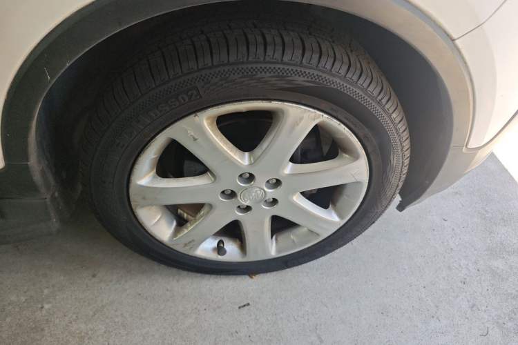 Used Buick Encore 2013 1.4T Automatic Two-Wheel Drive Elite Model Right Front Wheel Hub