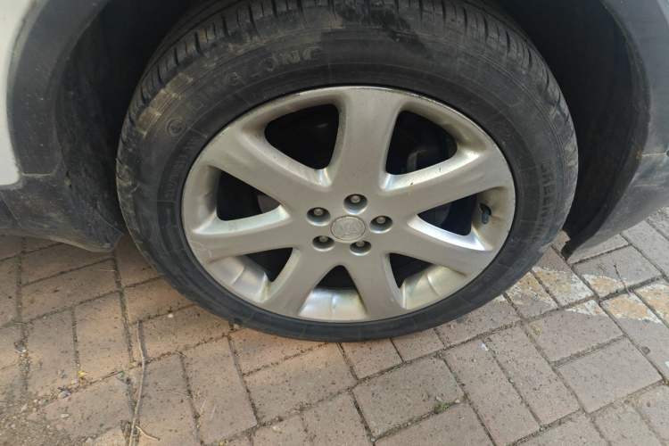 Used Buick Encore 2013 1.4T Automatic Two-Wheel Drive Elite Model Right Front Wheel Hub