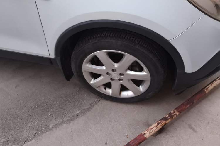 Used Buick Encore 2013 1.4T Automatic Two-Wheel Drive Elite Model Right Front Wheel Hub
