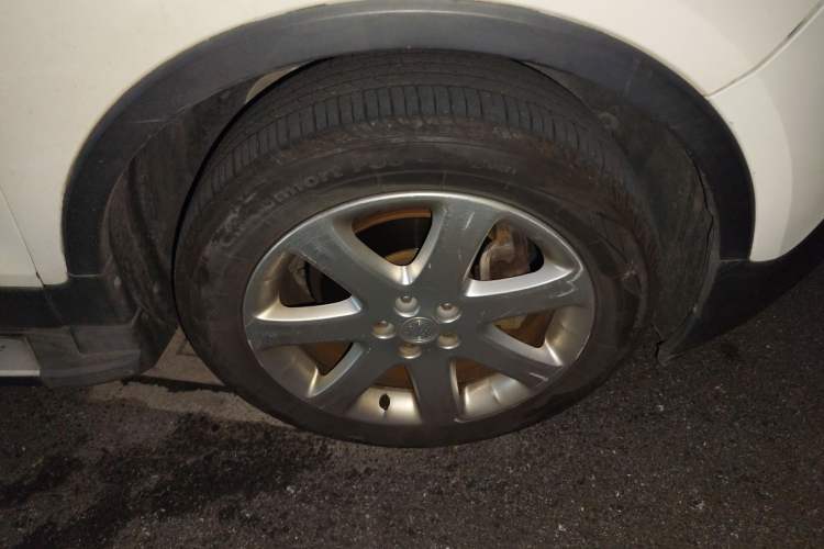 Used Buick Encore 2013 1.4T Automatic Two-Wheel Drive Elite Model Right Front Wheel Hub