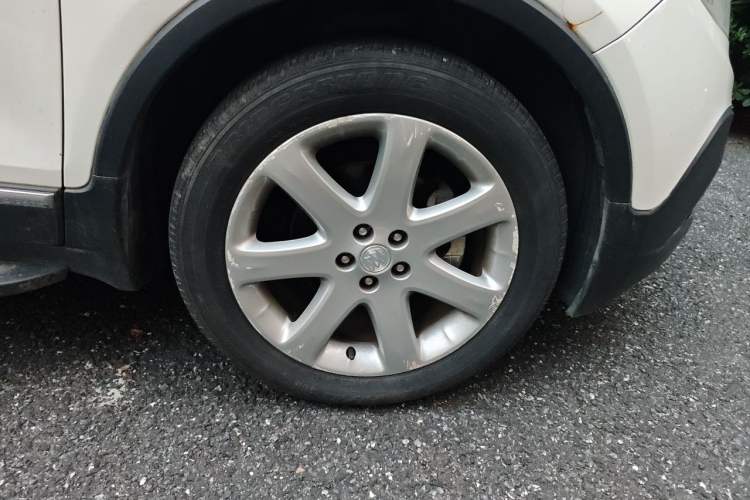Used Buick Encore 2013 1.4T Automatic Two-Wheel Drive Elite Model Right Front Wheel Hub