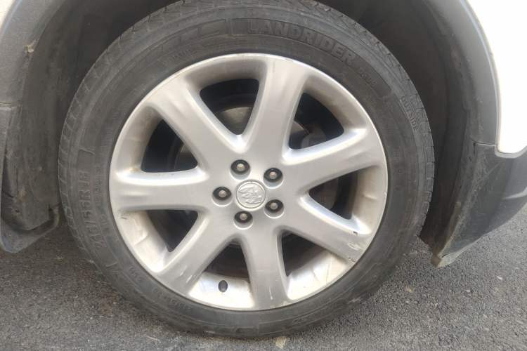 Used Buick Encore 2013 1.4T Automatic Two-Wheel Drive Leading Model Right Front Wheel Hub