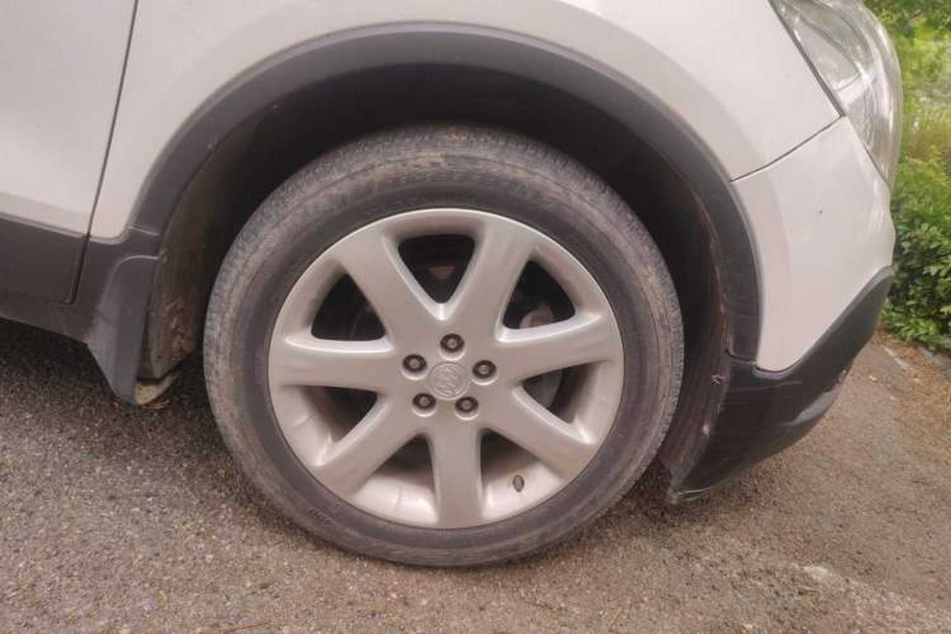 Used Buick Encore 2013 1.4T Automatic Two-Wheel Drive Leading Model Right Front Wheel Hub