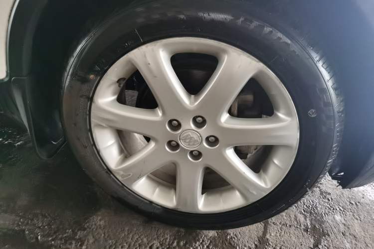 Used Buick Encore 2013 1.4T Automatic Two-Wheel Drive Elite Model Right Front Wheel Hub