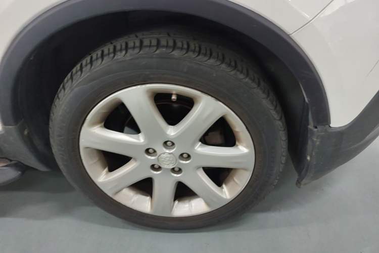 Used Buick Encore 2013 1.4T Automatic Two-Wheel Drive Elite Model Right Rear Wheel Hub