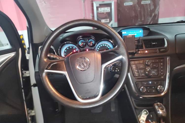Used Buick Encore 2013 1.4T Automatic Two-Wheel Drive Elite Model Steering Wheel