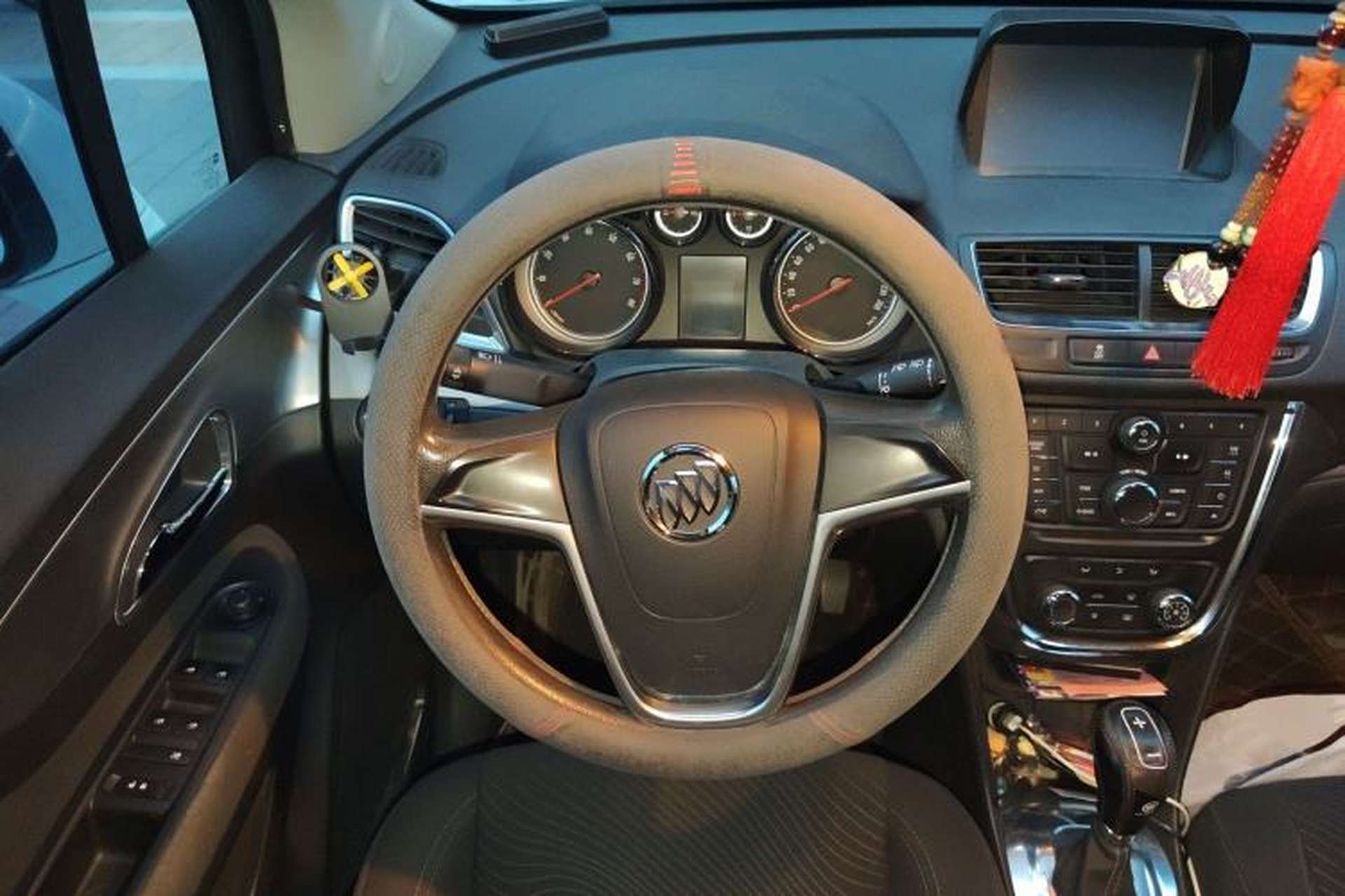 Used Buick Encore 2013 1.4T Automatic Two-Wheel Drive Elite Model Steering Wheel