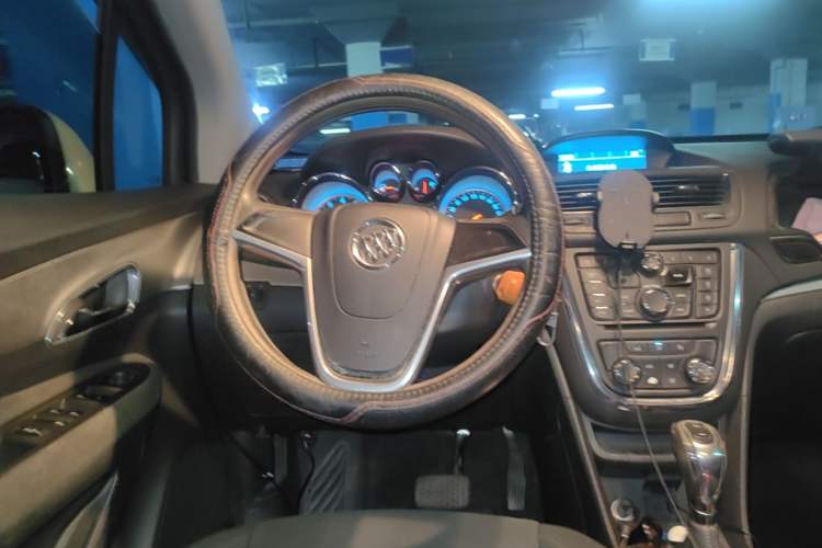 Used Buick Encore 2013 1.4T Automatic Two-Wheel Drive Elite Model Steering Wheel