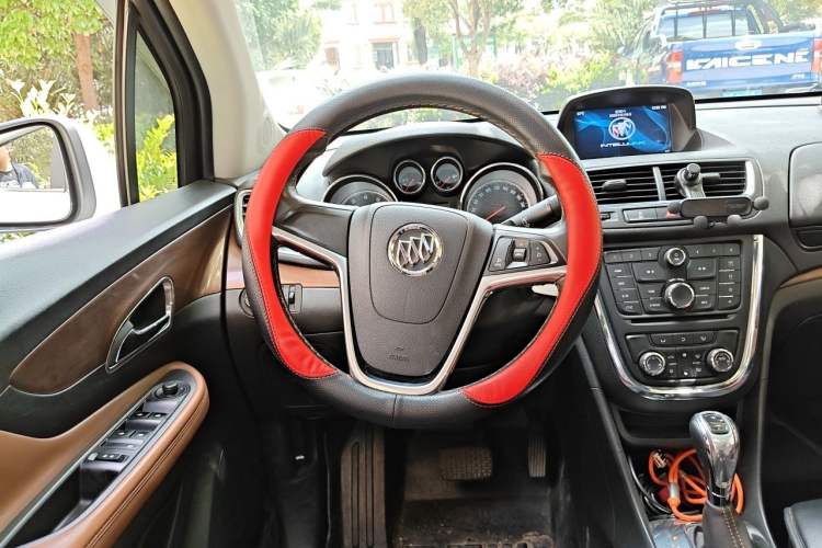 Used Buick Encore 2013 1.4T Automatic Two-Wheel Drive Leading Model Steering Wheel