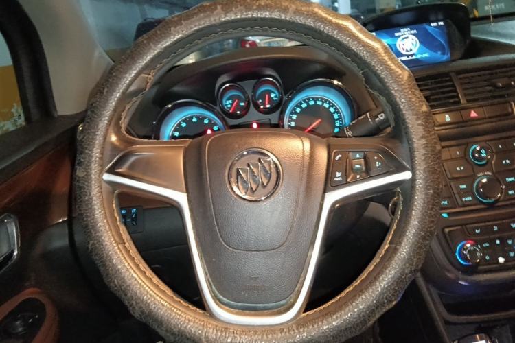 Used Buick Encore 2013 1.4T Automatic Two-Wheel Drive Leading Model Steering Wheel