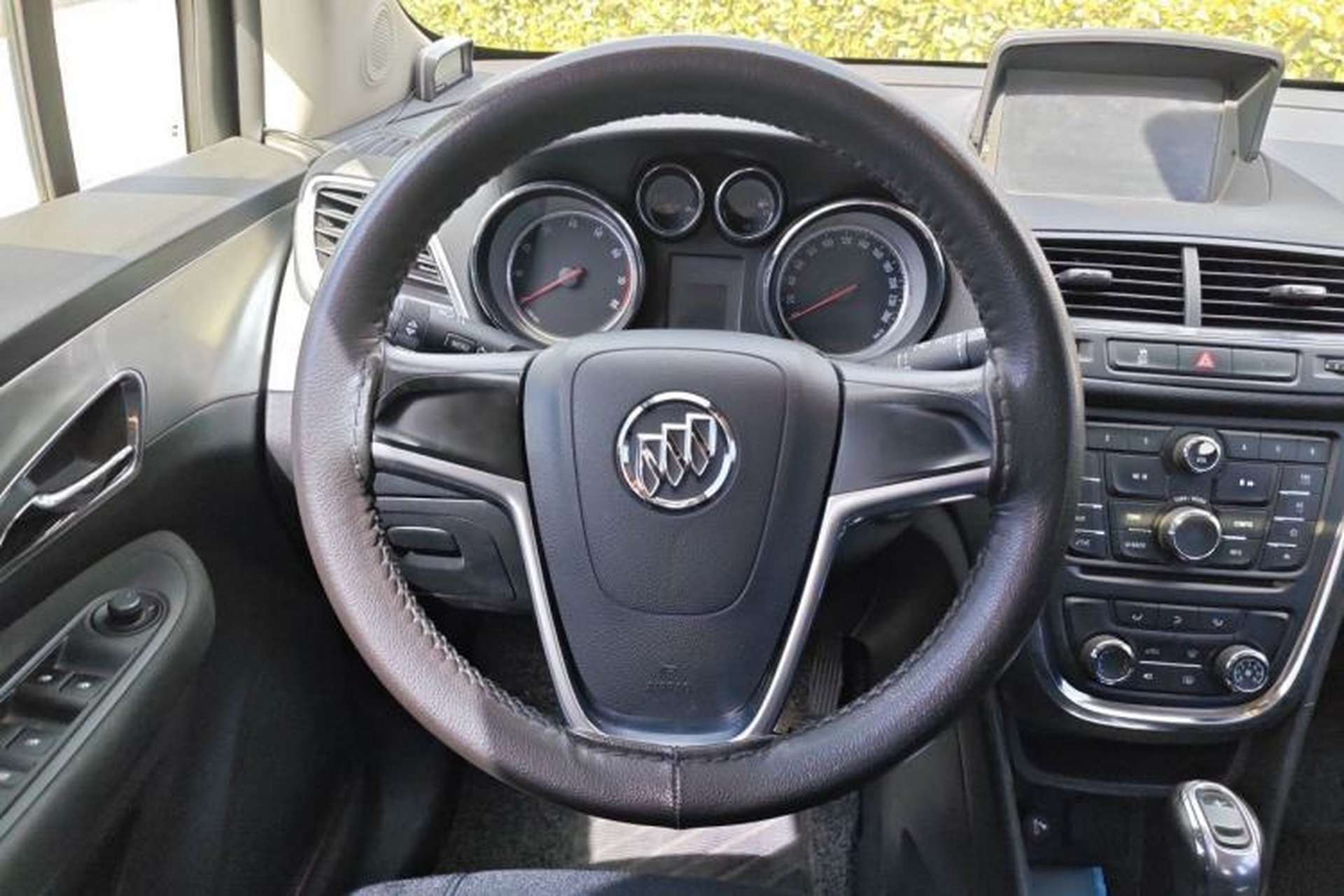 Used Buick Encore 2013 1.4T Automatic Two-Wheel Drive Elite Model Steering Wheel