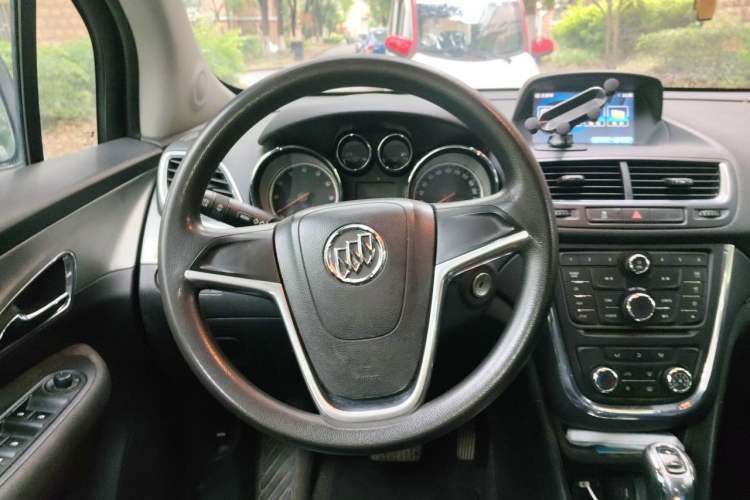 Used Buick Encore 2013 1.4T Automatic Two-Wheel Drive Elite Model Steering Wheel