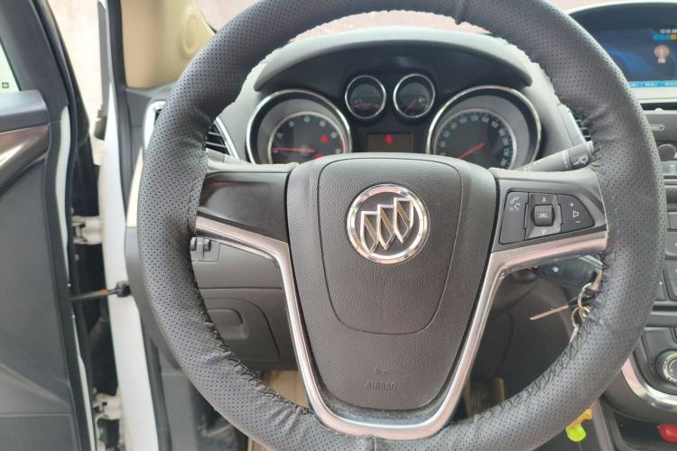 Used Buick Encore 2013 1.4T Automatic Two-Wheel Drive Leading Model Steering Wheel