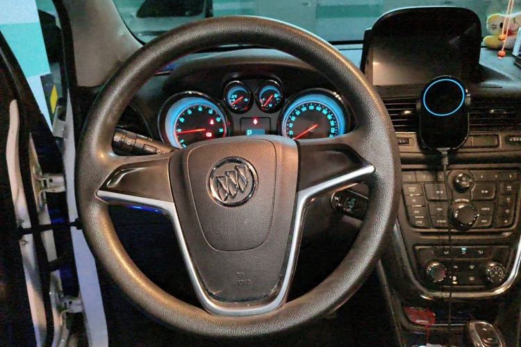 Used Buick Encore 2013 1.4T Automatic Two-Wheel Drive Elite Model Steering Wheel