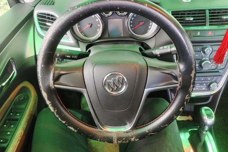 Used Buick Encore 2013 1.4T Automatic Two-Wheel Drive Elite Model Steering Wheel