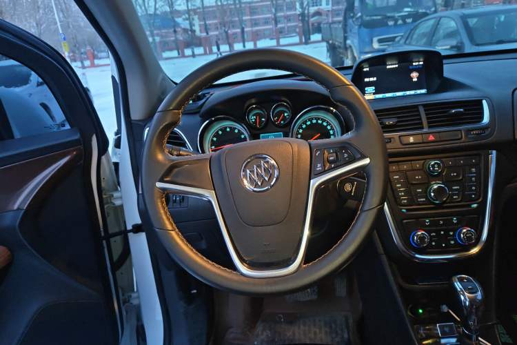 Used Buick Encore 2013 1.4T Automatic All-Wheel Drive Flagship Edition Steering Wheel