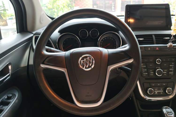 Used Buick Encore 2013 1.4T Automatic Two-Wheel Drive Elite Model Steering Wheel