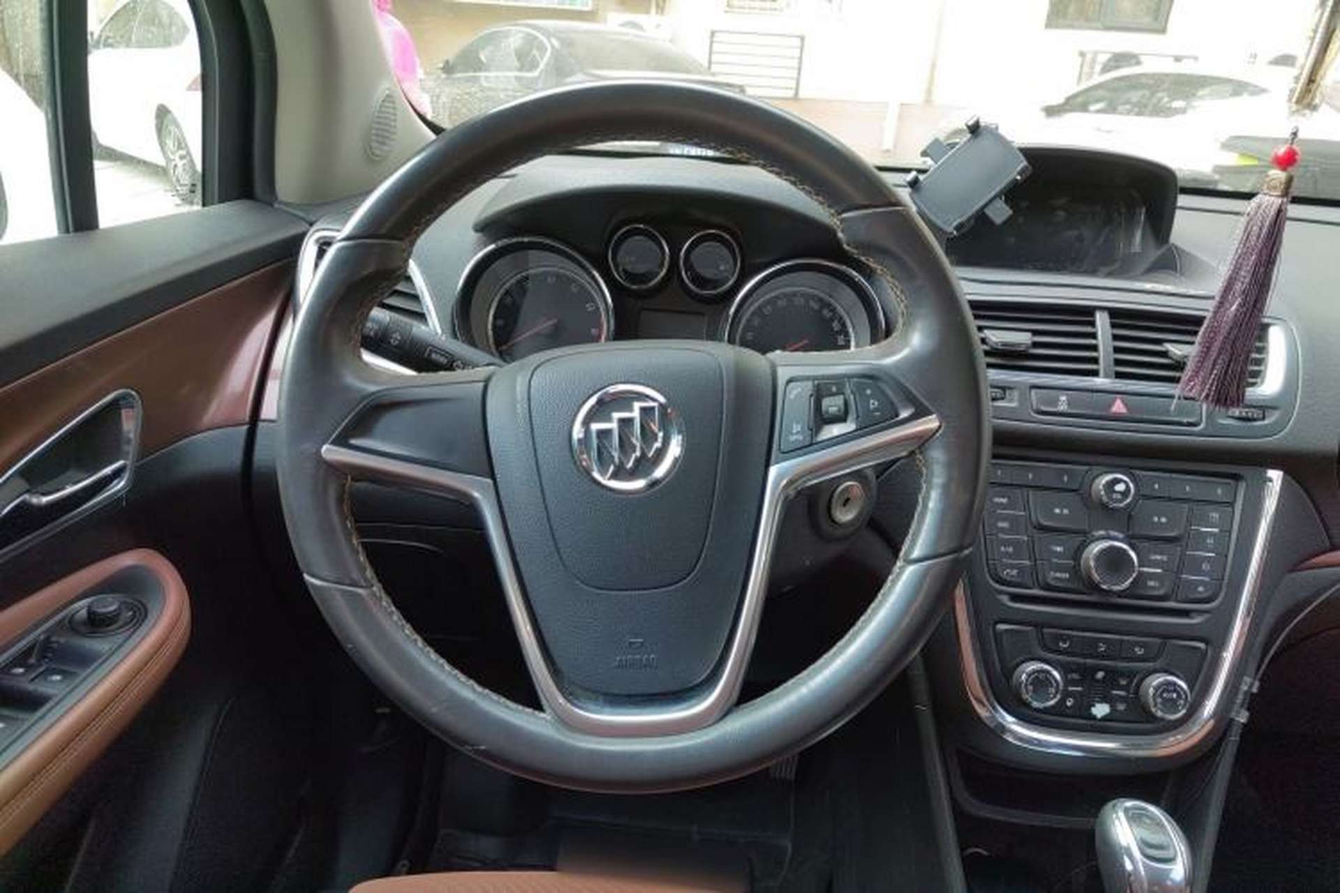 Used Buick Encore 2013 1.4T Automatic Two-Wheel Drive Leading Model Steering Wheel