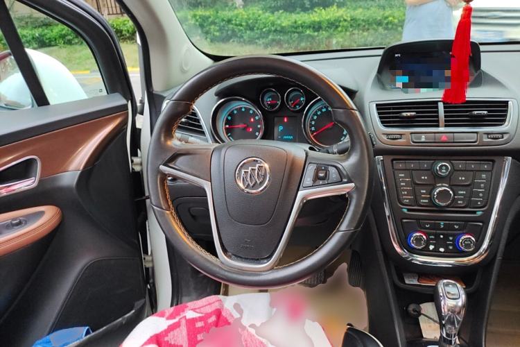 Used Buick Encore 2013 1.4T Automatic Two-Wheel Drive Leading Model Steering Wheel