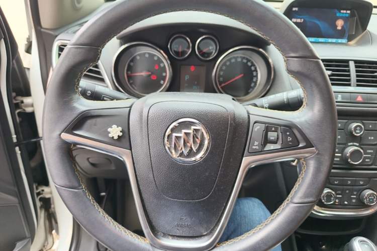 Used Buick Encore 2013 1.4T Automatic Two-Wheel Drive Leading Model Steering Wheel