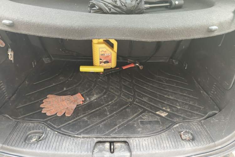 Used Buick Encore 2013 1.4T Automatic Two-Wheel Drive Elite Model Trunk
