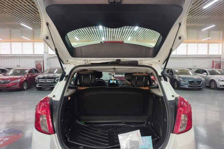 Used Buick Encore 2013 1.4T Automatic Two-Wheel Drive Elite Model Trunk