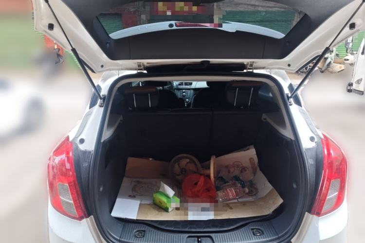 Used Buick Encore 2013 1.4T Automatic All-Wheel Drive Flagship Edition Trunk