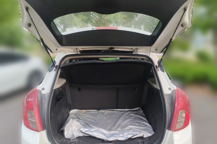 Used Buick Encore 2013 1.4T Automatic Two-Wheel Drive Leading Model Trunk