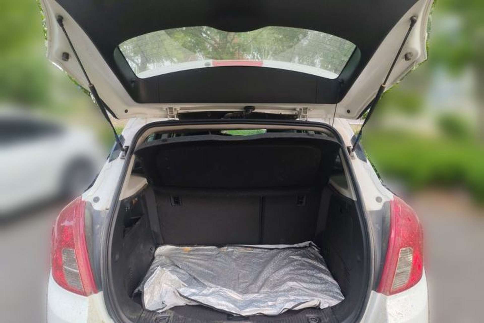 Used Buick Encore 2013 1.4T Automatic Two-Wheel Drive Leading Model Trunk