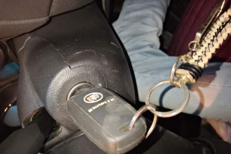 Used Buick Encore 2013 1.4T Automatic Two-Wheel Drive Elite Model Vehicle Key