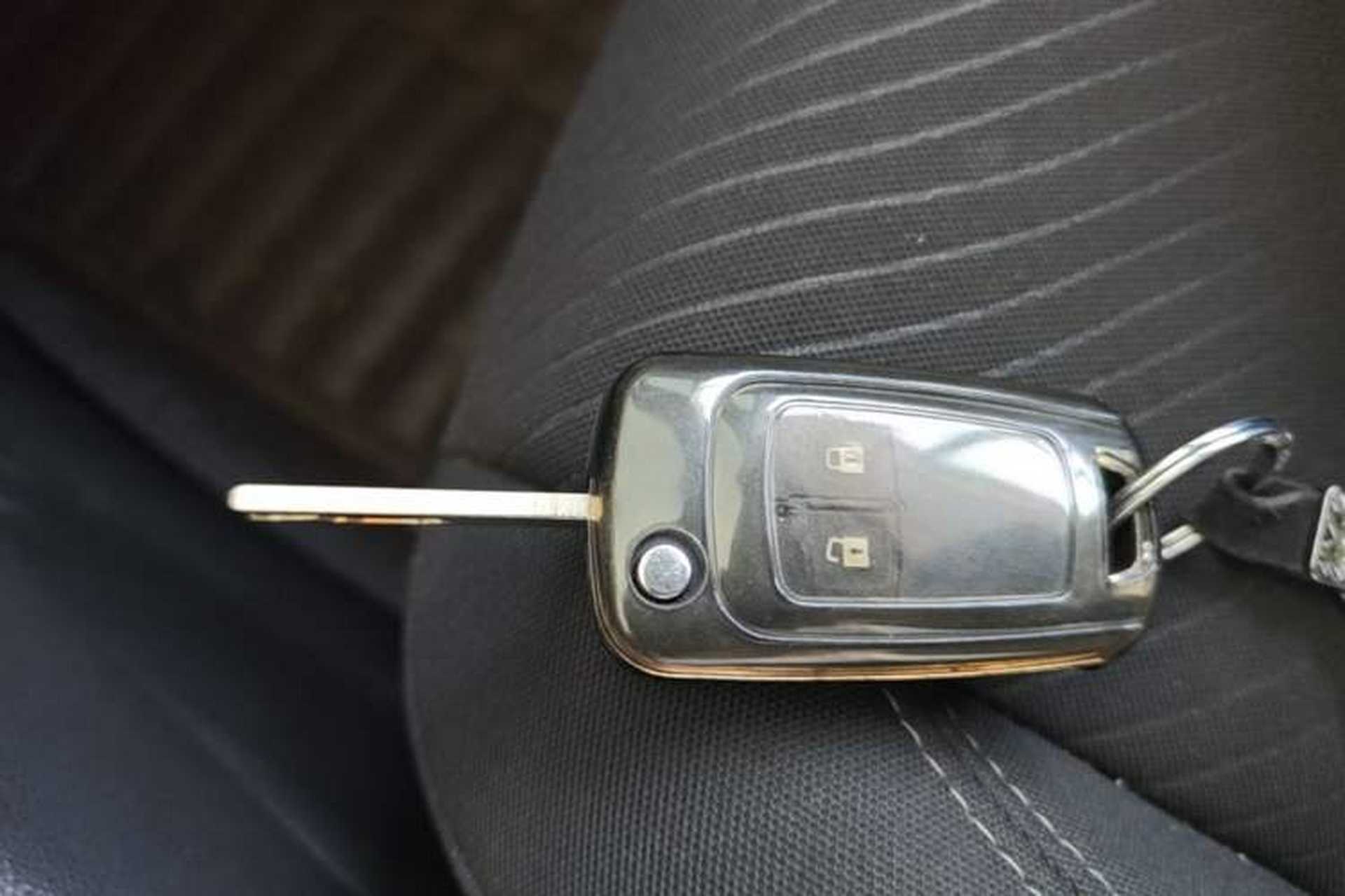 Used Buick Encore 2013 1.4T Automatic Two-Wheel Drive Elite Model Vehicle Key