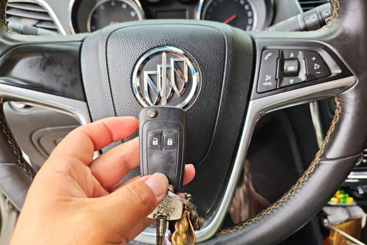 Used Buick Encore 2013 1.4T Automatic All-Wheel Drive Flagship Edition Vehicle Key