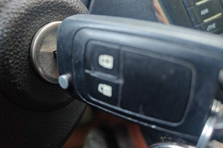 Used Buick Encore 2013 1.4T Automatic Two-Wheel Drive Elite Model Vehicle Key