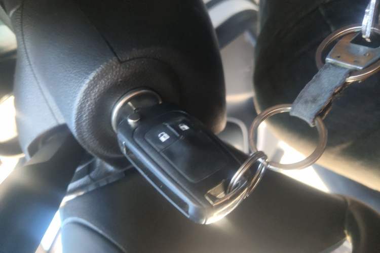 Used Buick Encore 2013 1.4T Automatic Two-Wheel Drive Leading Model Vehicle Key