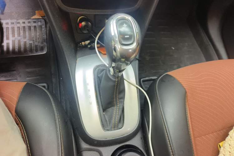 Used Buick Encore 2013 1.4T Automatic Two-Wheel Drive Leading Model Gear Lever