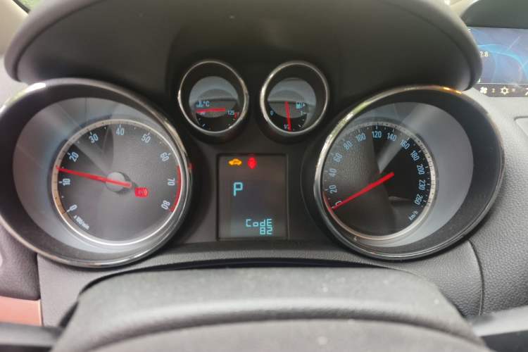 Used Buick Encore 2013 1.4T Automatic Two-Wheel Drive Leading Model Instrument Cluster
