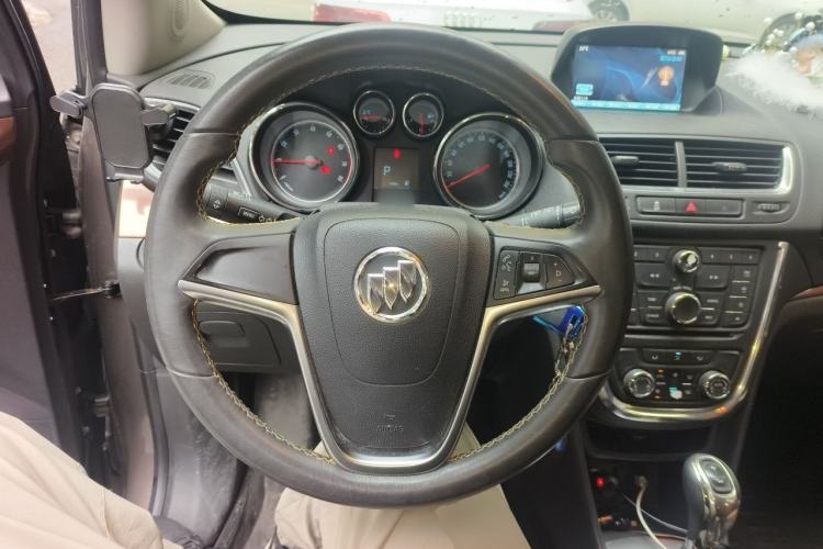 Used Buick Encore 2013 1.4T Automatic Two-Wheel Drive Leading Model Steering Wheel